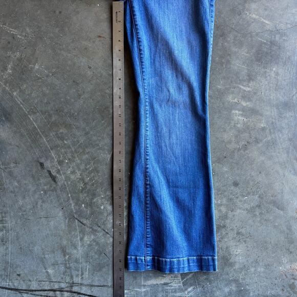 Torrid Bombshell Flare Jeans Women's 14R Blue Premium Stretch Denim Five Pockets - Picture 8 of 12